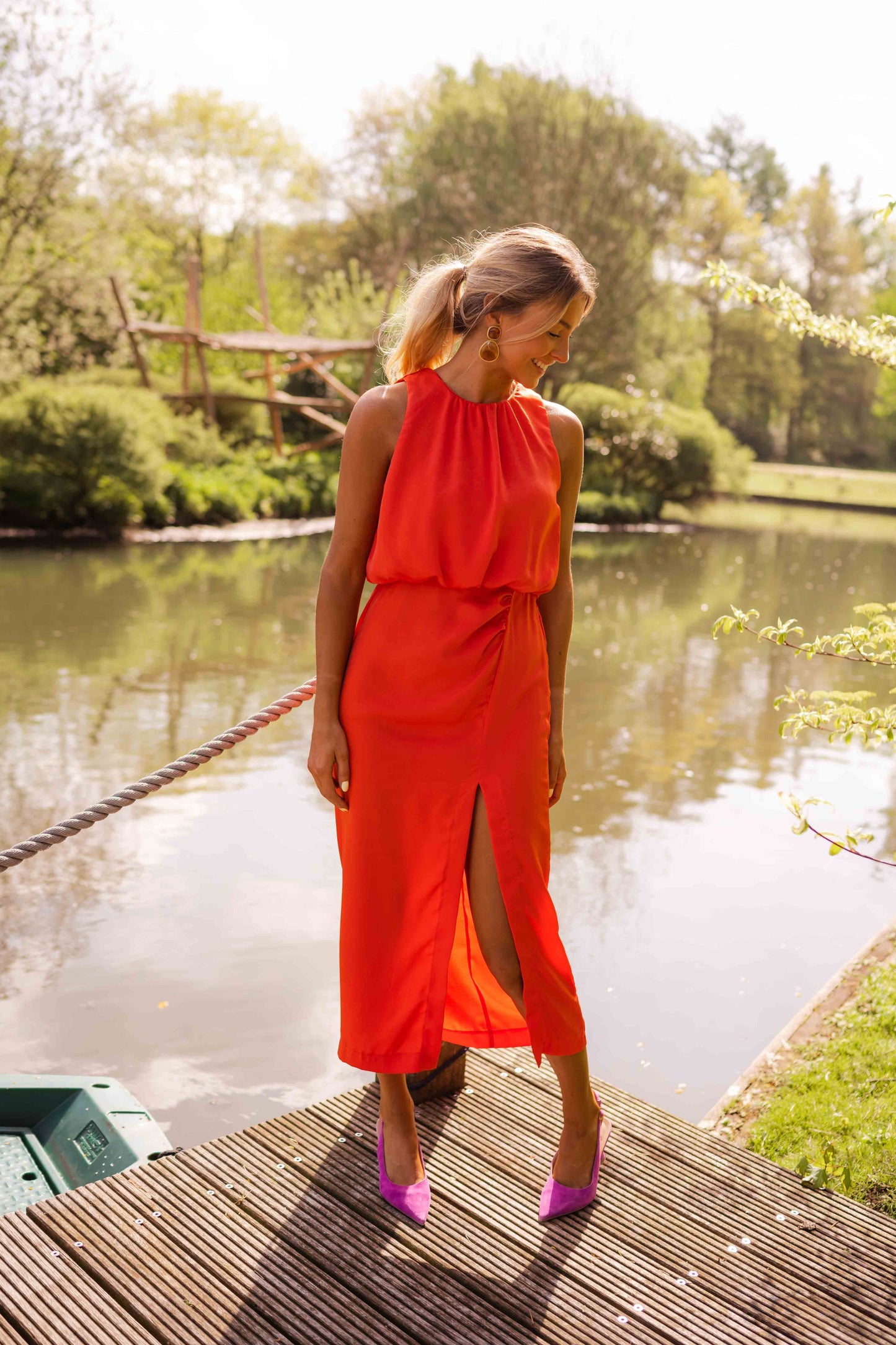 Élise | Robe Midi Sans Manches à Fente Latérale + Bracelet Offert